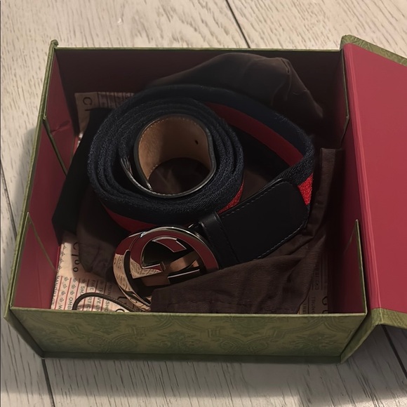 Men´s Black and Red Belt